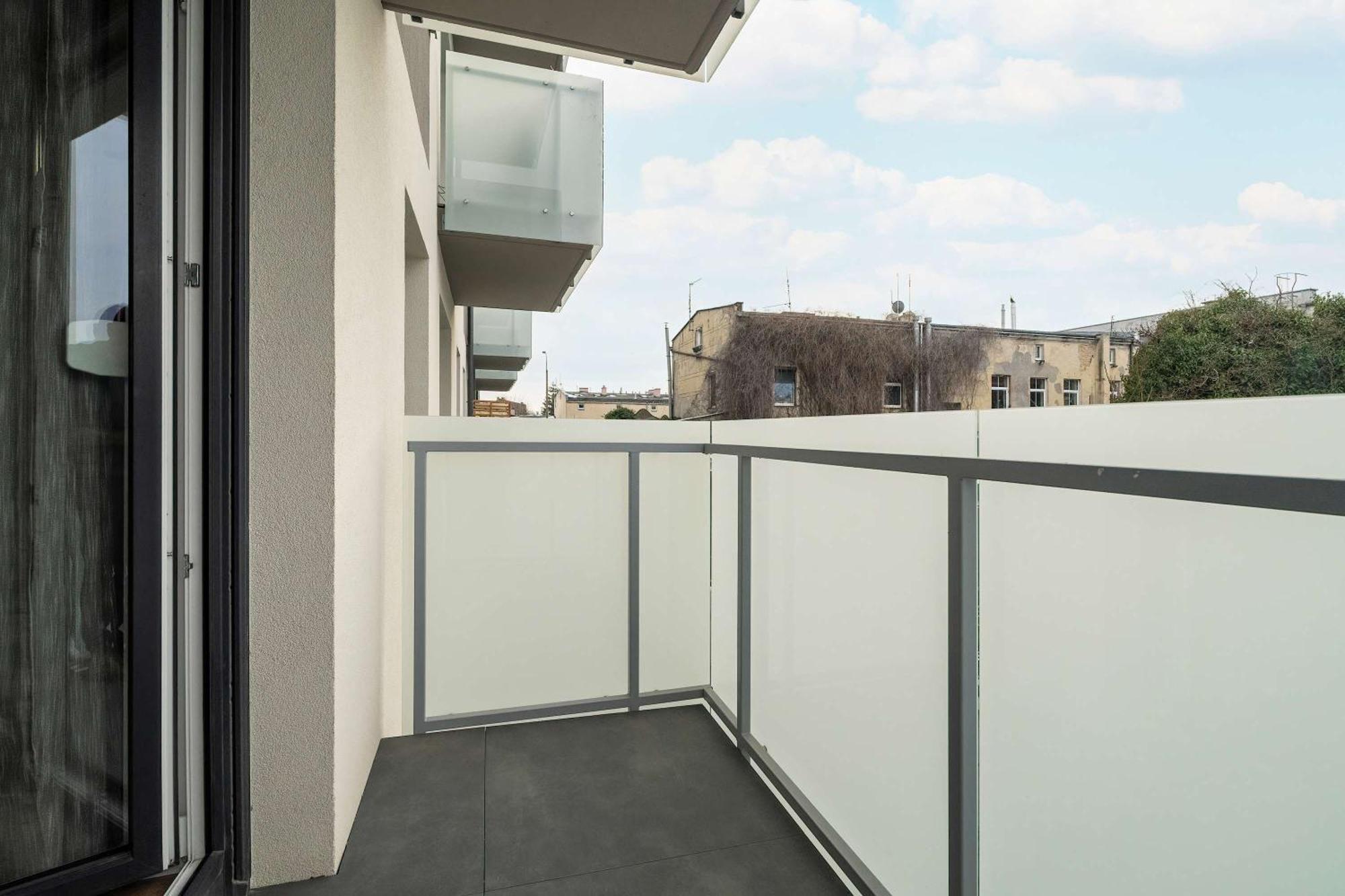 Elegancki Niedaleko Parku W Poznaniu Z Tarasem I Parkingiem By Renters Apartment